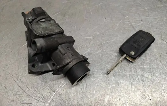 Volkswagen Transporter - Caravelle T5 Ignition key/card 4B0905851B