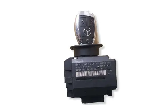 Mercedes-Benz C W203 Ignition lock 2095450508 33002404 33002403