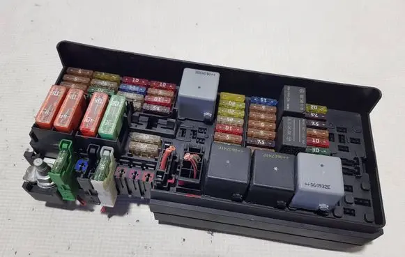 Mercedes-Benz ML W164 Fuse box set 1645400572FDFV A1645400572