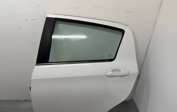 Toyota Yaris Rear door 