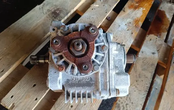 Volkswagen Tiguan Rear gearbox reducer/haldex oil pump 409053AB