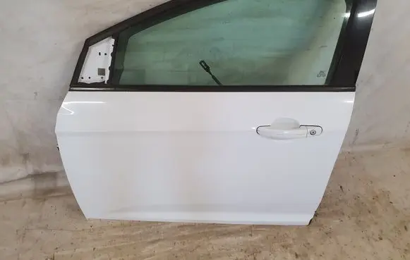 Ford Focus Front door