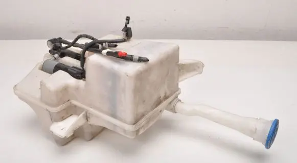 Volvo V40 Windshield washer fluid reservoir/tank 31391615