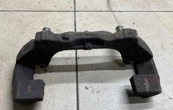 Volvo XC60 Front brake caliper
