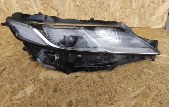 Toyota Camry Headlight/headlamp 8111033G00 3206490