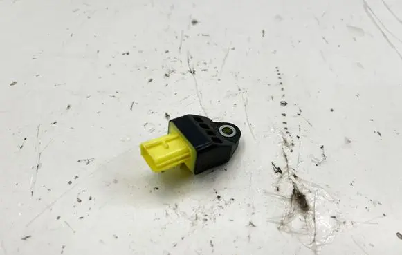 Toyota RAV 4 (XA30) Airbag deployment crash/impact sensor 8983142010
