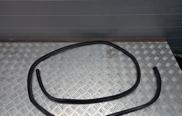 BMW 7 F01 F02 F03 F04 Engine compartment rubber 
