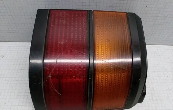 Volkswagen PASSAT B3 Rear/tail lights 333945257 333945112