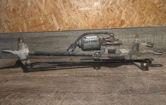KIA Sorento Front wiper linkage and motor 981003E000