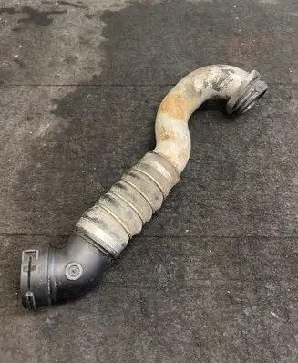 BMW 5 E60 E61 Intercooler hose/pipe 7798438 L21217D03 11884410