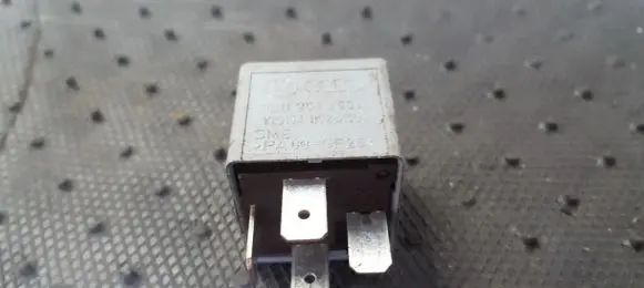 Audi A6 S6 C6 4F Other relay 8D0951253A V23134-B52-301