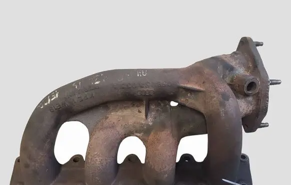 Audi A4 S4 B5 8D Exhaust manifold 058253033A