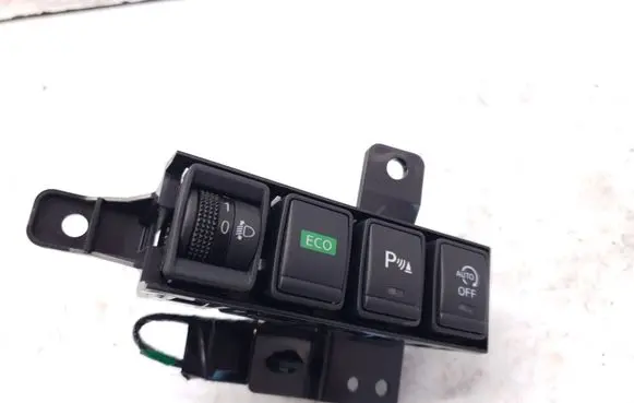 Nissan X-Trail T32 Headlight level height control switch 240184CC0A 89CLA 0422M