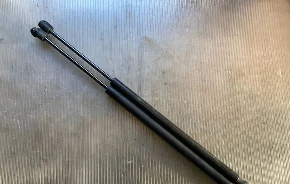Jeep Compass Tailgate/trunk strut/damper 05109514AB