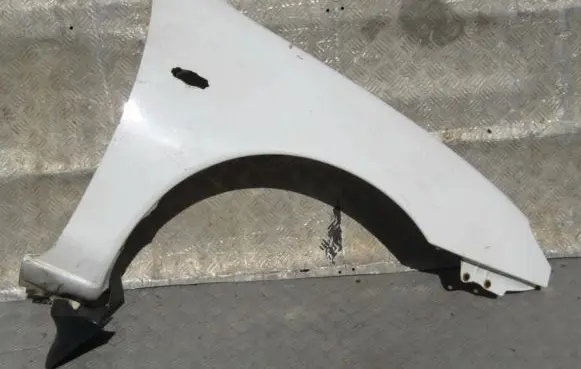 Mazda 323 Fender