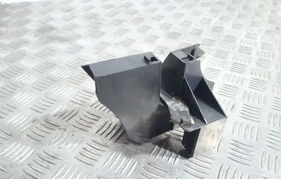 Land Rover Discovery 3 - LR3 Other engine bay part 491505414