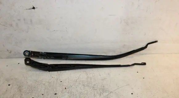 Toyota Auris E180 Front wiper blade arm 2387 2340