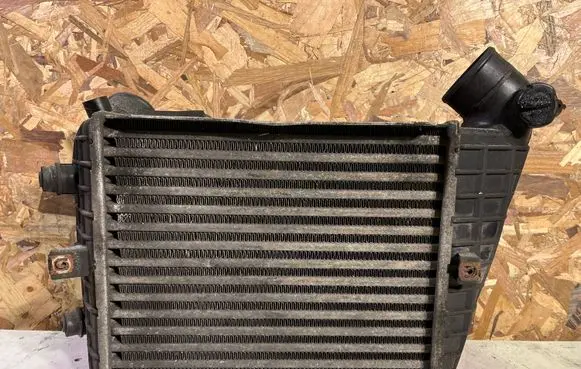 Audi A6 S6 C4 4A Intercooler air channel guide 4A0145805K