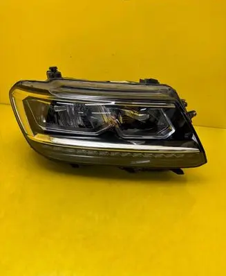 Volkswagen Tiguan Headlight/headlamp 5NB941036D