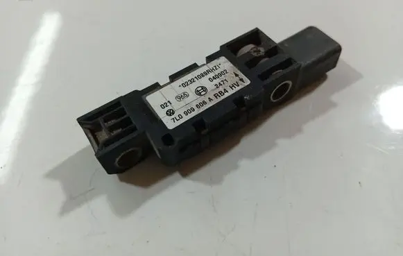 Volkswagen Touareg I Airbag deployment crash/impact sensor 02321089RHZI