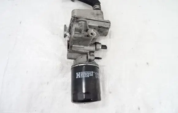Oil filter mounting bracket