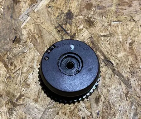 BMW 5 F10 F11 Camshaft pulley/ VANOS 11367598002