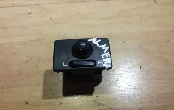 Nissan Almera Wing mirror switch