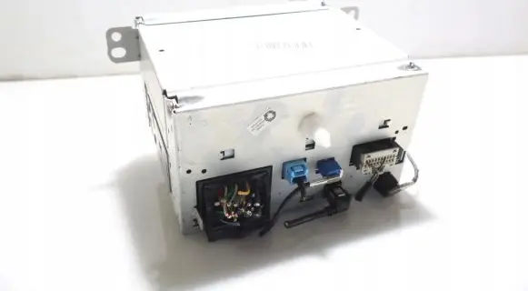 Radio/GPS head unit trim