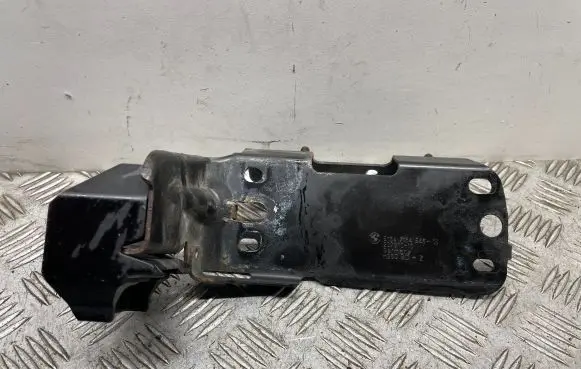 BMW M3 e92 Radiator support slam panel bracket 7154546