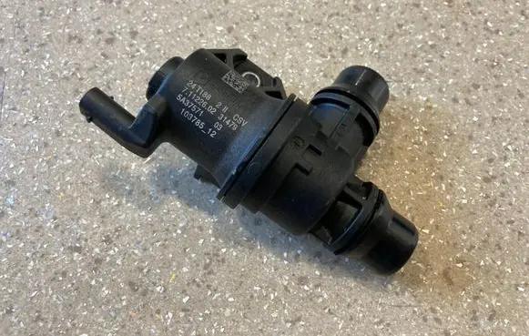 BMW X1 U11 Coolant heater control valve 5A37571