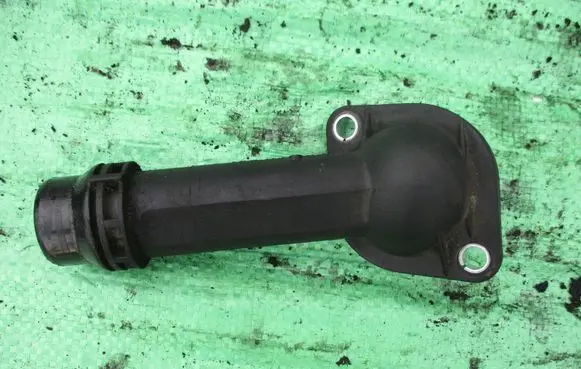 Audi A4 S4 B7 8E 8H Engine coolant pipe/hose 038121121B