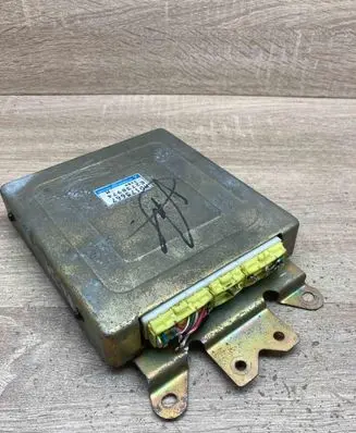 Mitsubishi Lancer Engine control unit/module ECU MD175667 E2T38974 3204