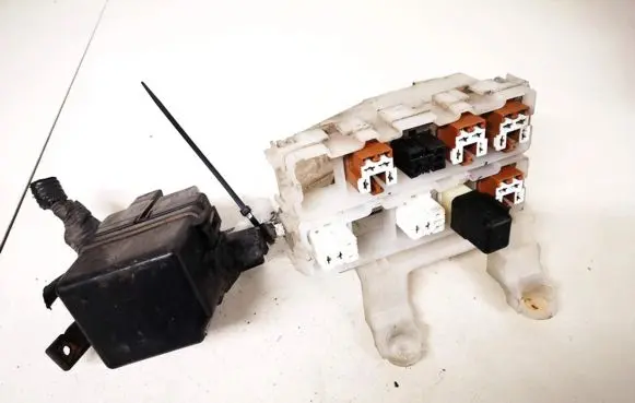 Nissan X-Trail T30 Fuse box set