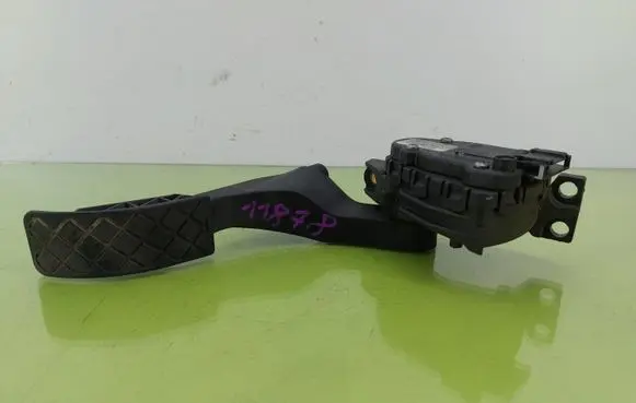 Audi A2 Accelerator throttle pedal 8Z1721523A