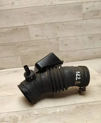 Hyundai i20 (PB PBT) Air intake hose/pipe 281401J110