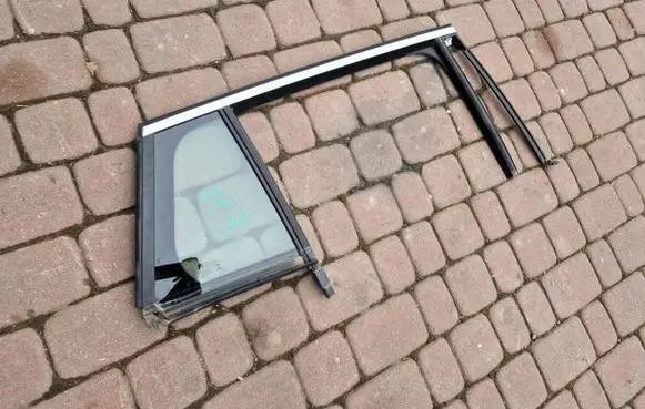 Opel Astra K Sliding door window/glass 