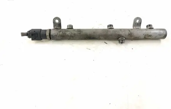 Mercedes-Benz E W211 Fuel main line pipe 6420700695 6420702695