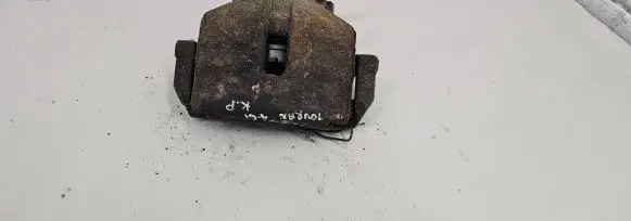 Volkswagen Touran I Front brake caliper W9J004
