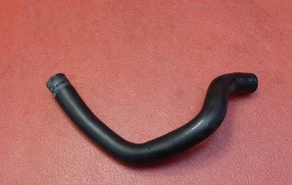 Nissan X-Trail T30 Engine coolant pipe/hose