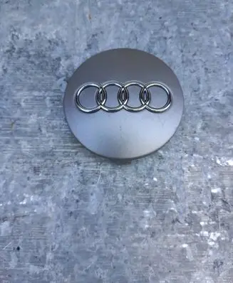 Audi A3 S3 8P Original wheel cap 4b0601170