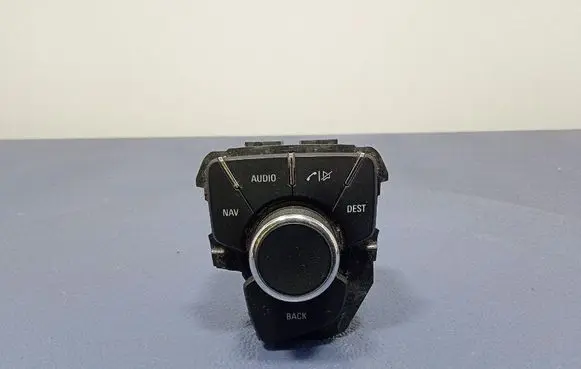 Opel Insignia A Head unit multimedia control 13310070