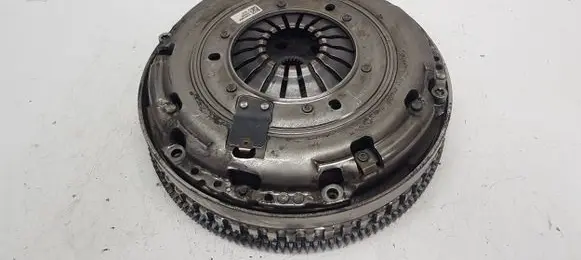 Mercedes-Benz Vito Viano W447 Dual mass flywheel 123101986R 302052965R 301015679R