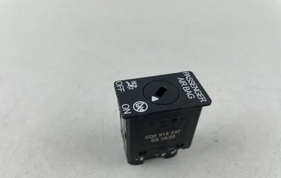 Audi A3 8Y Passenger airbag on/off switch 5Q0919237