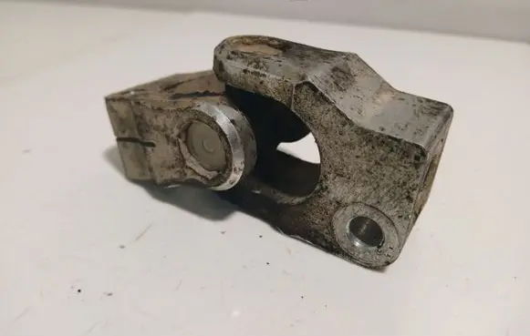Volvo XC90 Steering column universal joint 