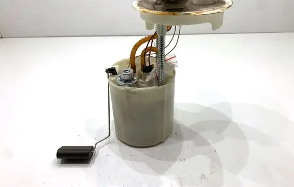 Opel Insignia A In-tank fuel pump 15776394