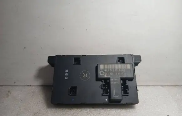 Mercedes-Benz C W203 Door control unit/module 2038201385 351307