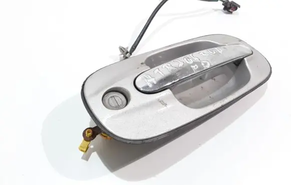 Hyundai Trajet Front door exterior handle