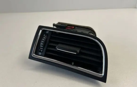 Skoda Superb B6 (3T) Dashboard side air vent grill/cover trim 3T0819702 W12001 91461147