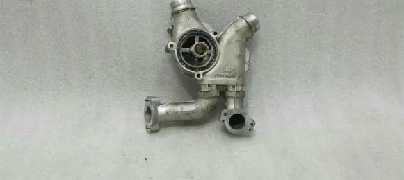 Thermostat/thermostat housing