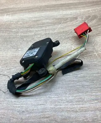 Audi A6 S6 C4 4A Air flap motor/actuator 4A0820511B 0132801022 USED